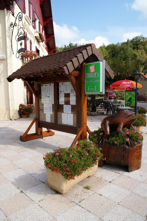 Auberge du Hérisson La Chaux-du-Dombief Exterior foto